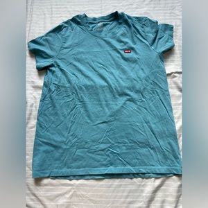Levi’s t shirt